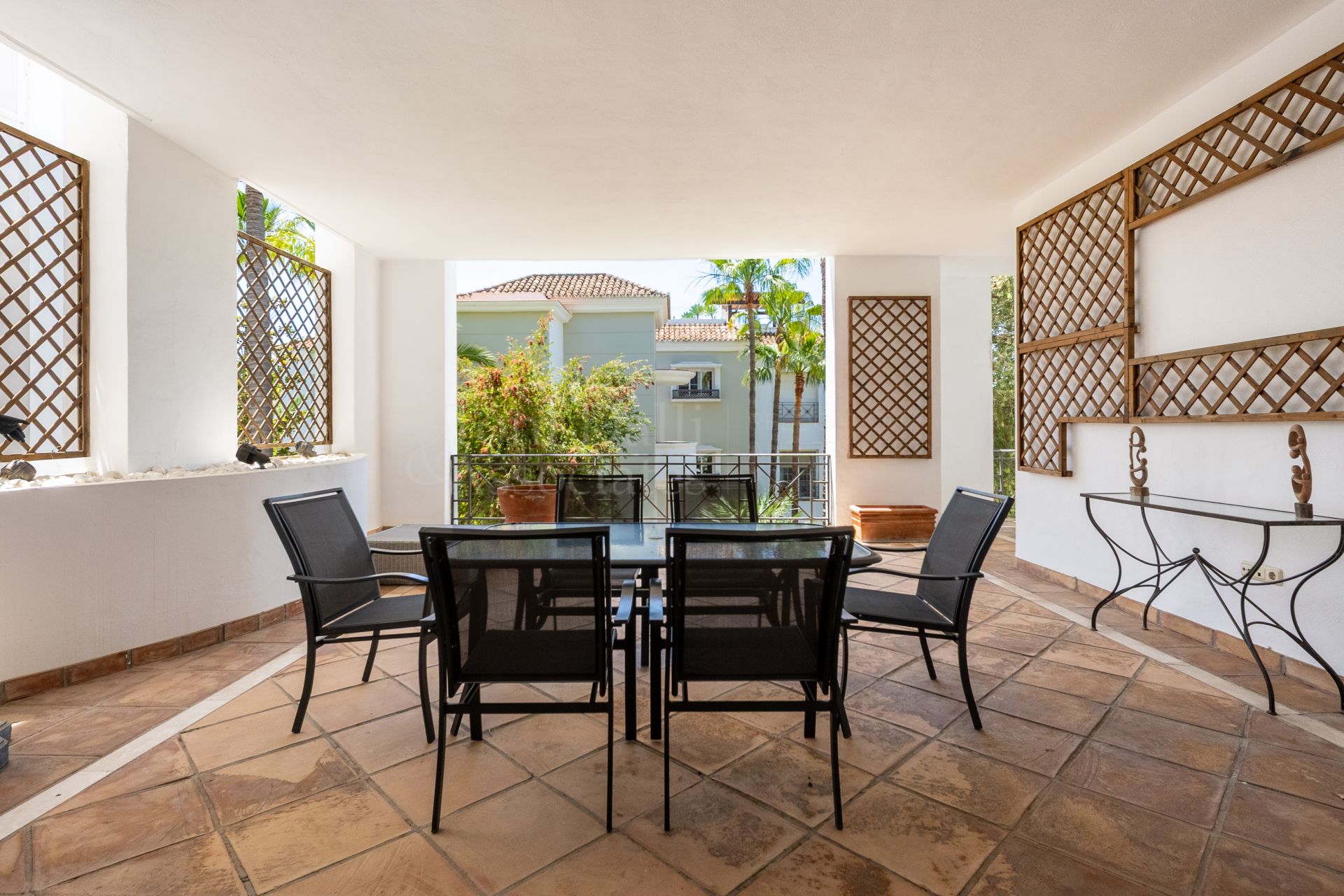 Apartment in Terrazas de Puente Romano, Marbella