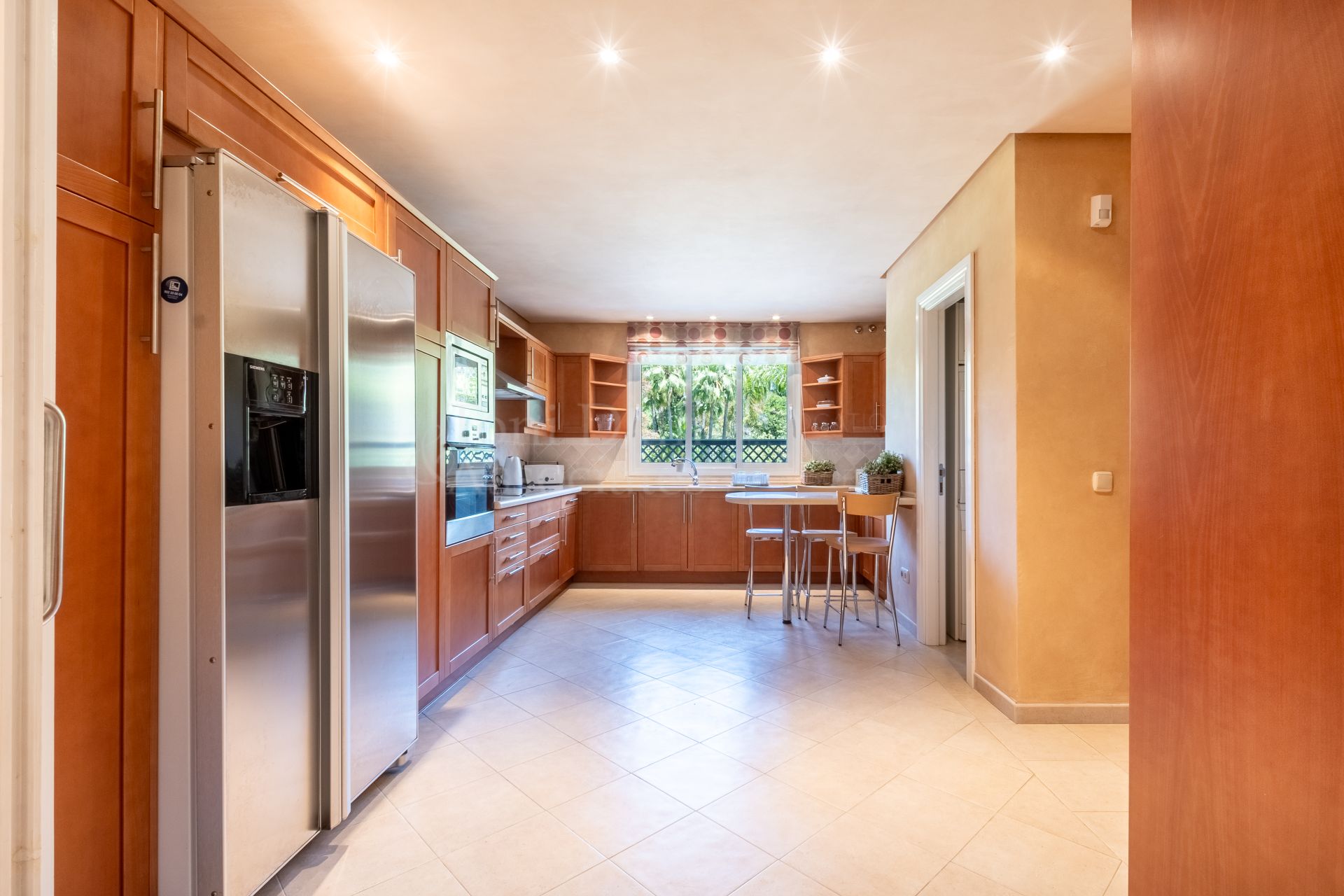 Apartment in Terrazas de Puente Romano, Marbella