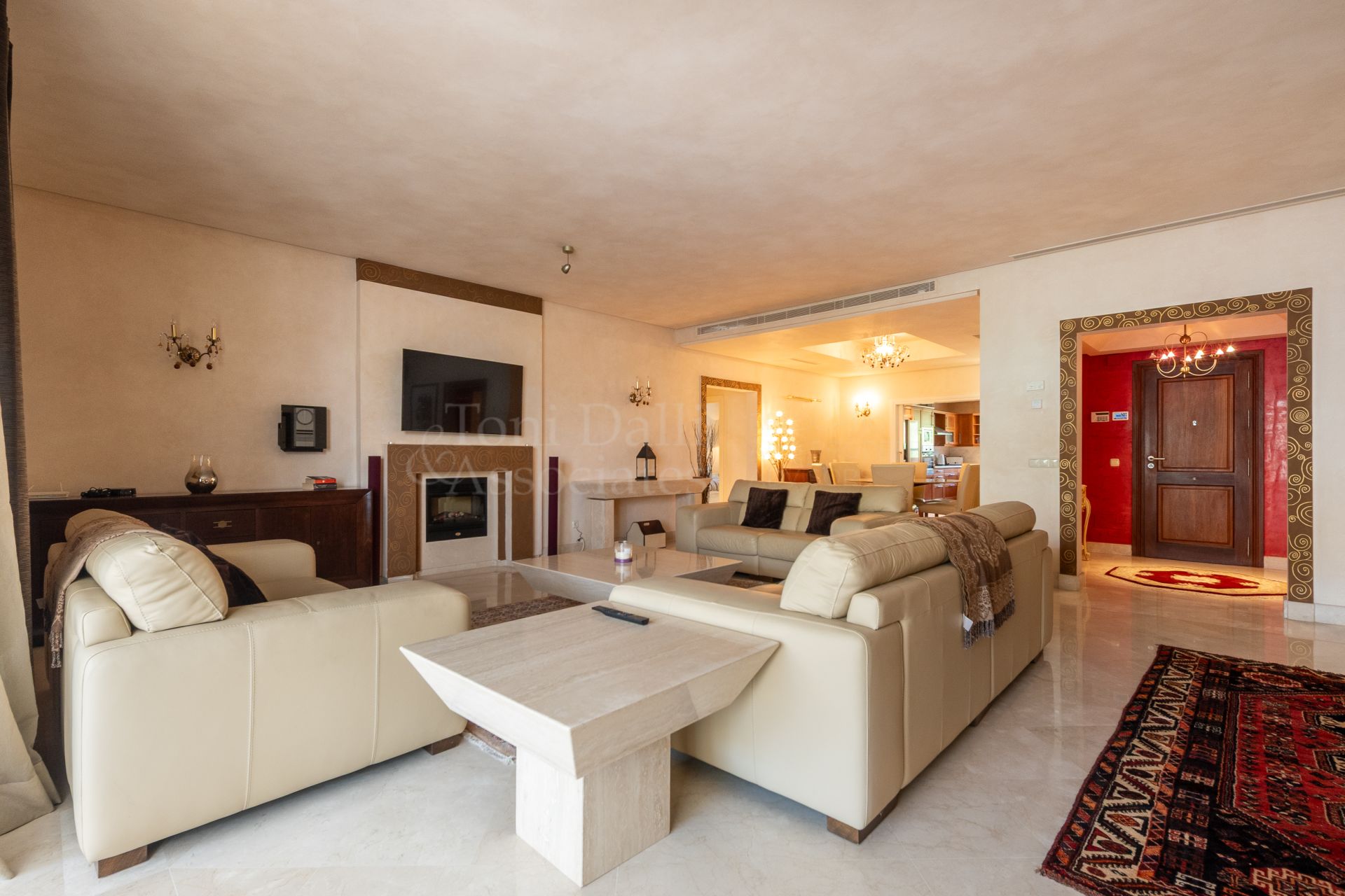 Apartment in Terrazas de Puente Romano, Marbella