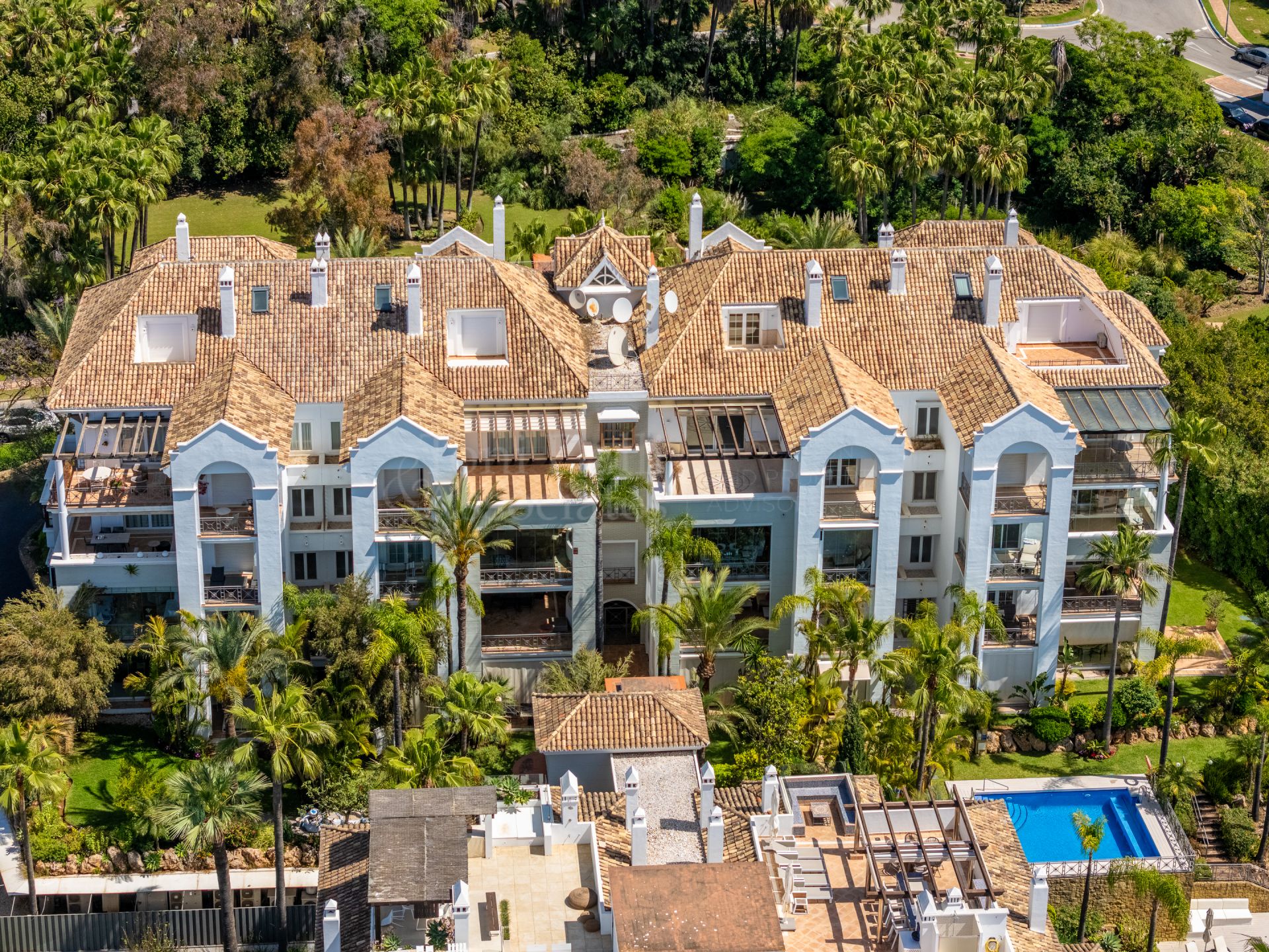Apartment in Terrazas de Puente Romano, Marbella