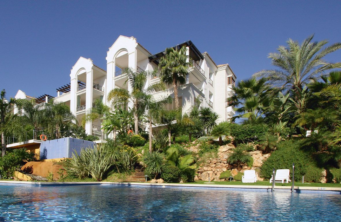Apartment in Terrazas de Puente Romano, Marbella