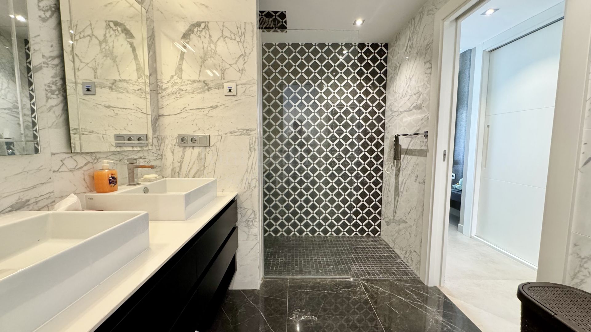 Ground Floor Apartment in Marina Puente Romano, Marbella