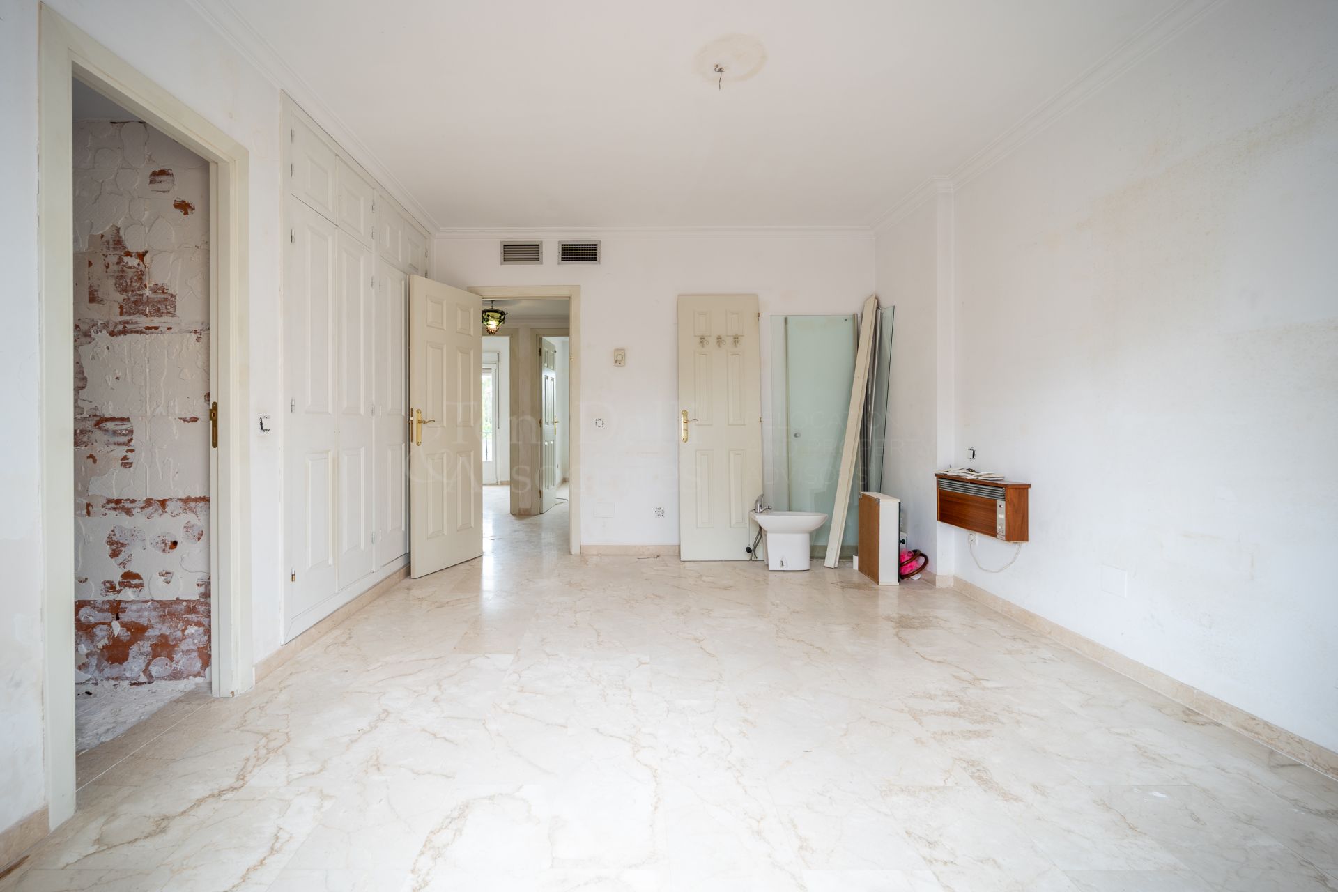 Town House in Azalea Beach, Marbella