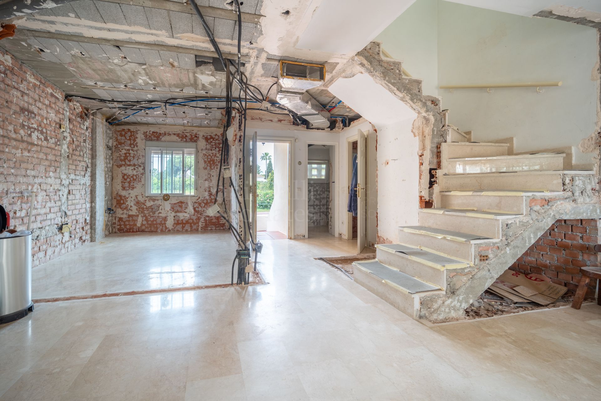 Town House in Azalea Beach, Marbella