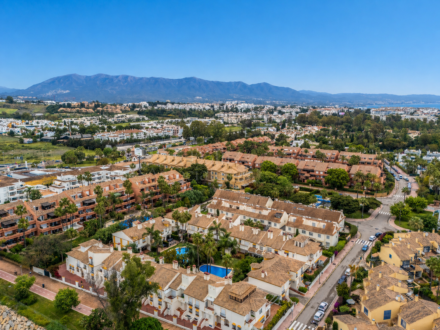 Town House in Azalea Beach, Marbella