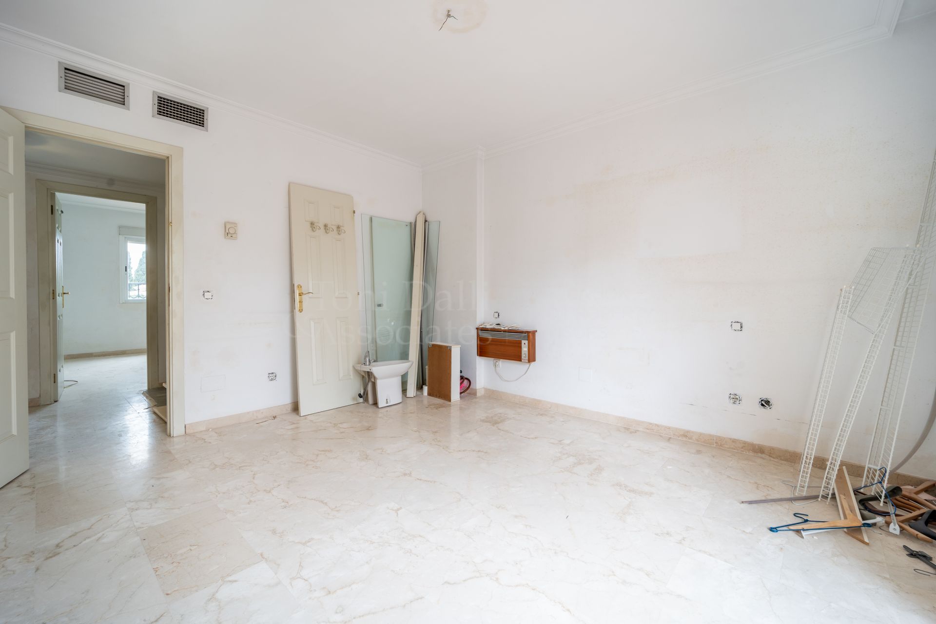 Town House in Azalea Beach, Marbella