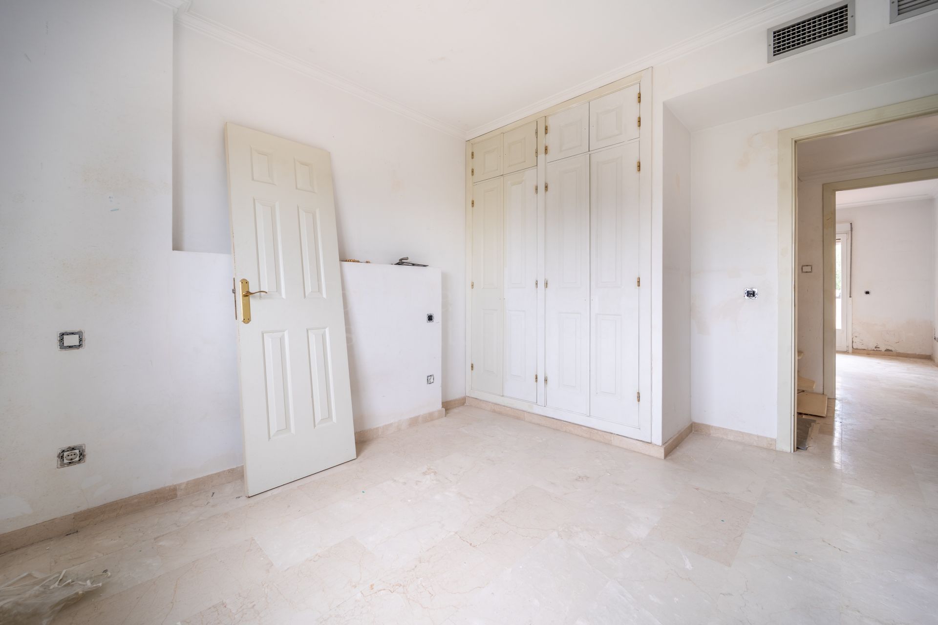 Town House in Azalea Beach, Marbella