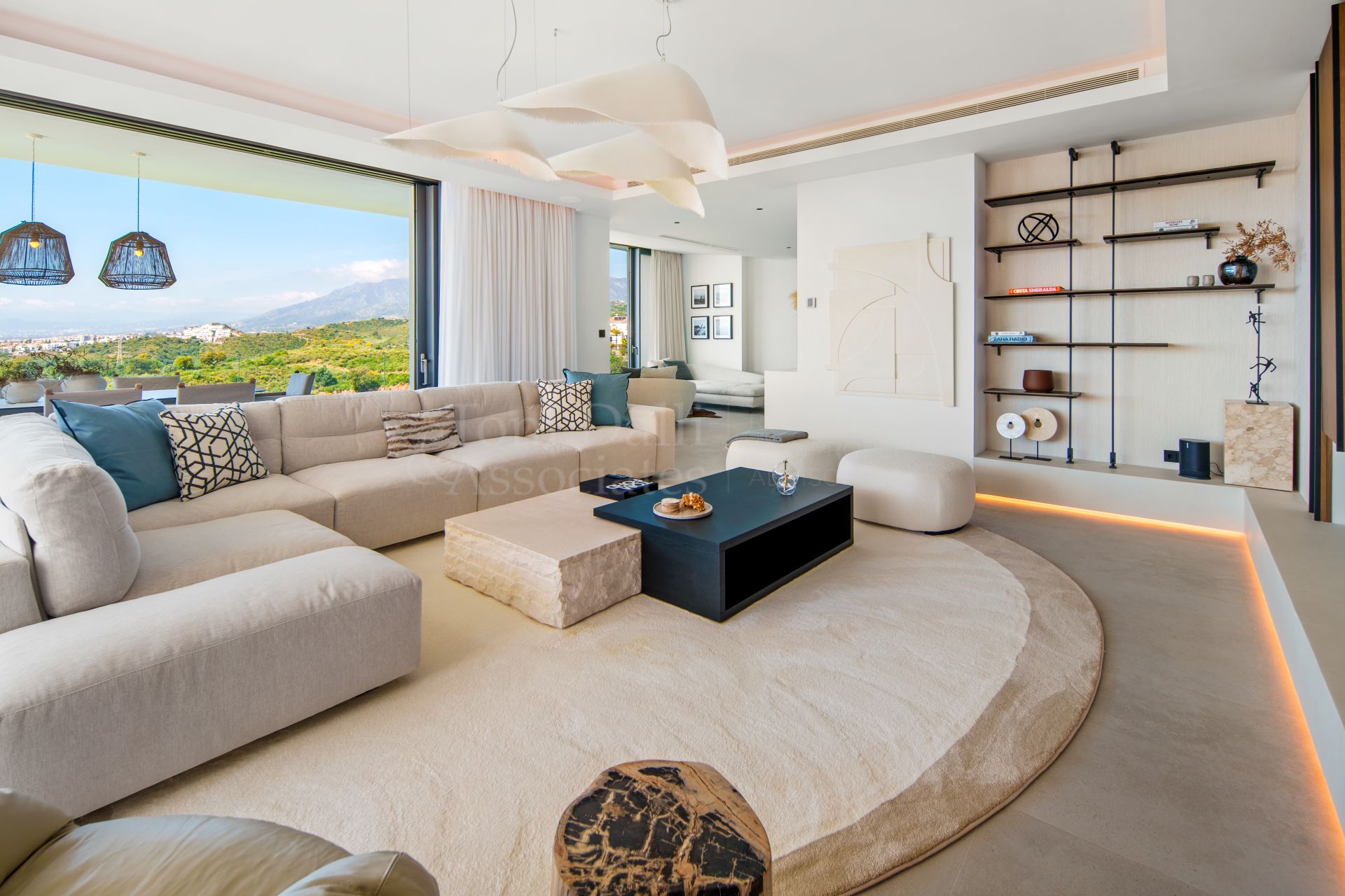 Villa in El Rosario, Marbella