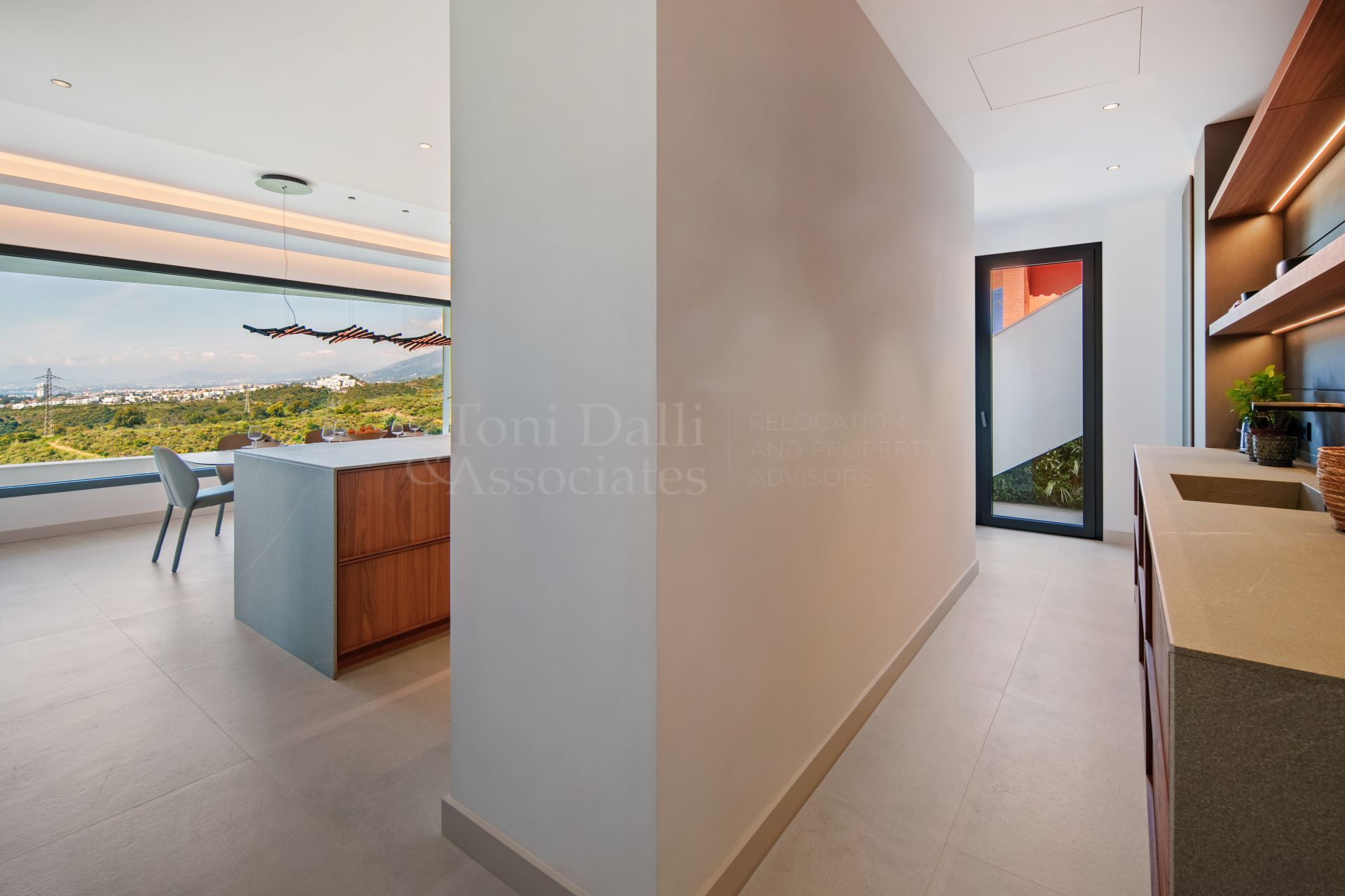 Villa in El Rosario, Marbella