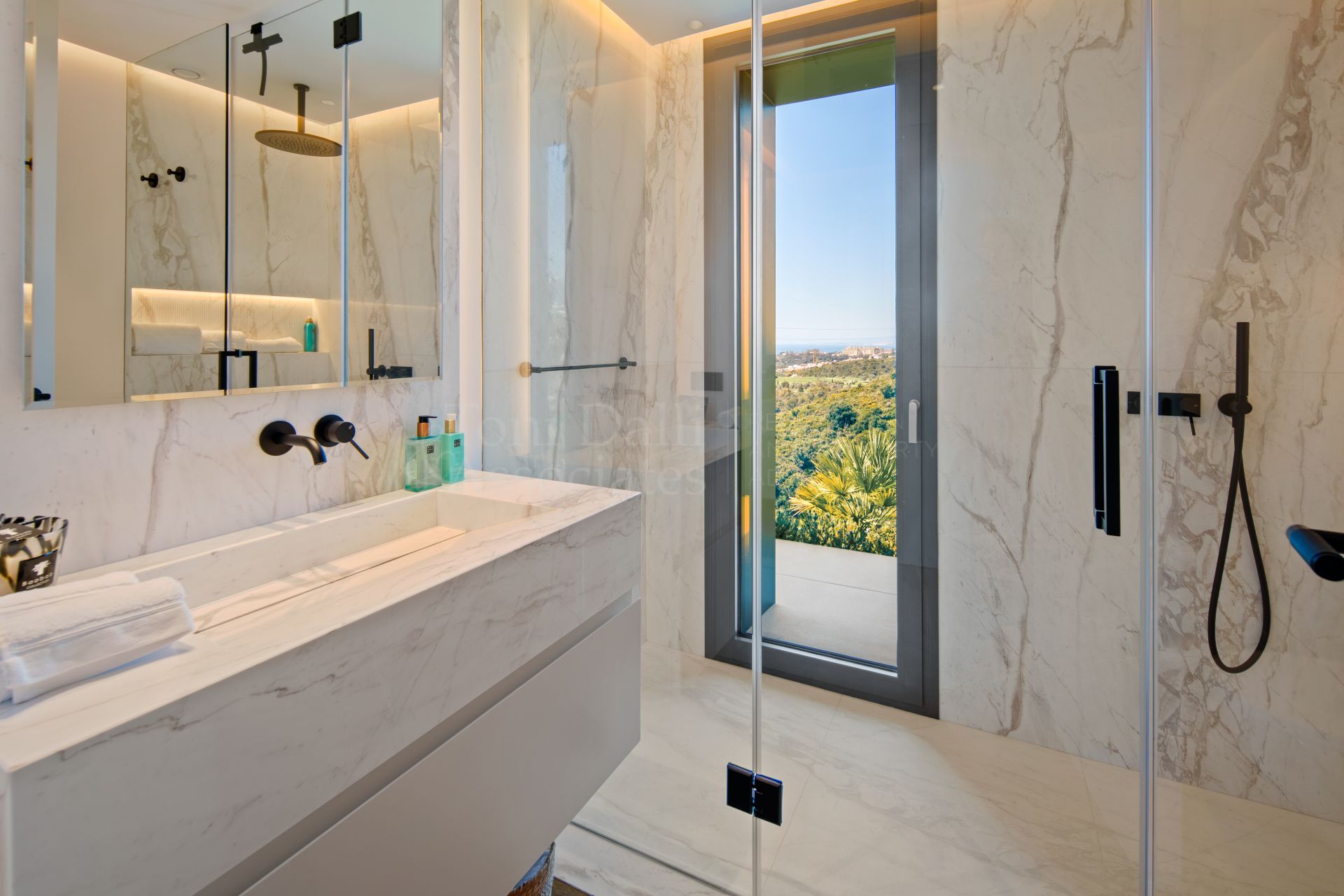 Villa in El Rosario, Marbella