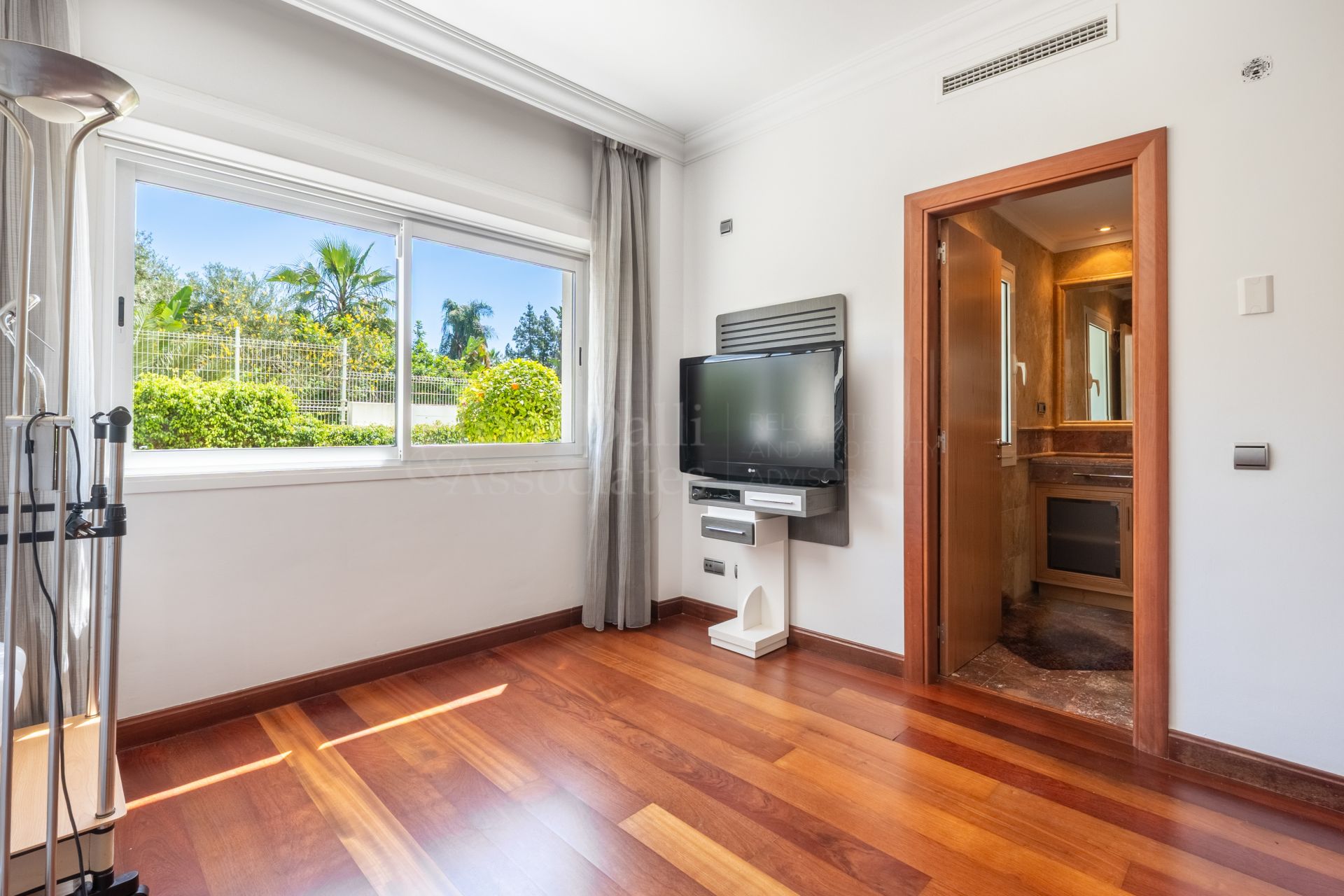 Ground Floor Apartment in El Embrujo Banús, Marbella