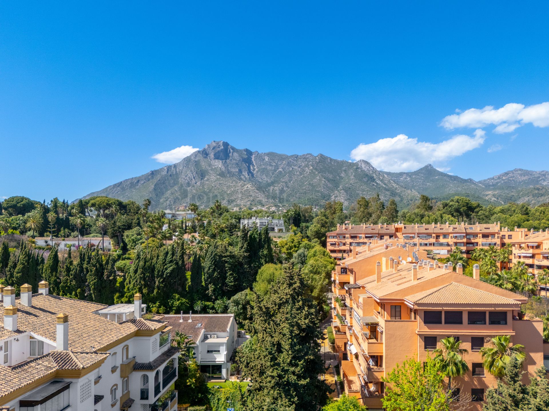 Duplex Penthouse in Costa Nagüeles II, Marbella