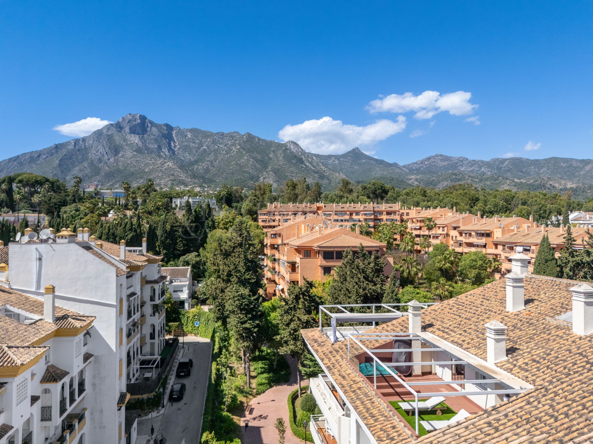Duplex Penthouse in Costa Nagüeles II, Marbella