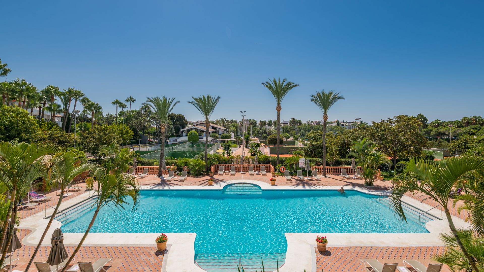 Apartment in Marina Puente Romano, Marbella