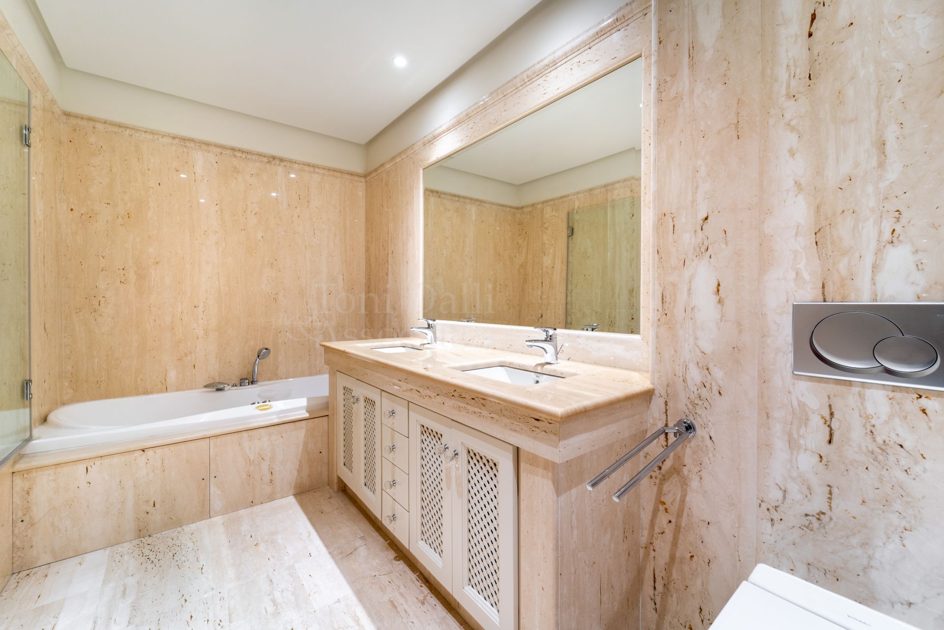 Ground Floor Apartment in Doncella Beach, Estepona