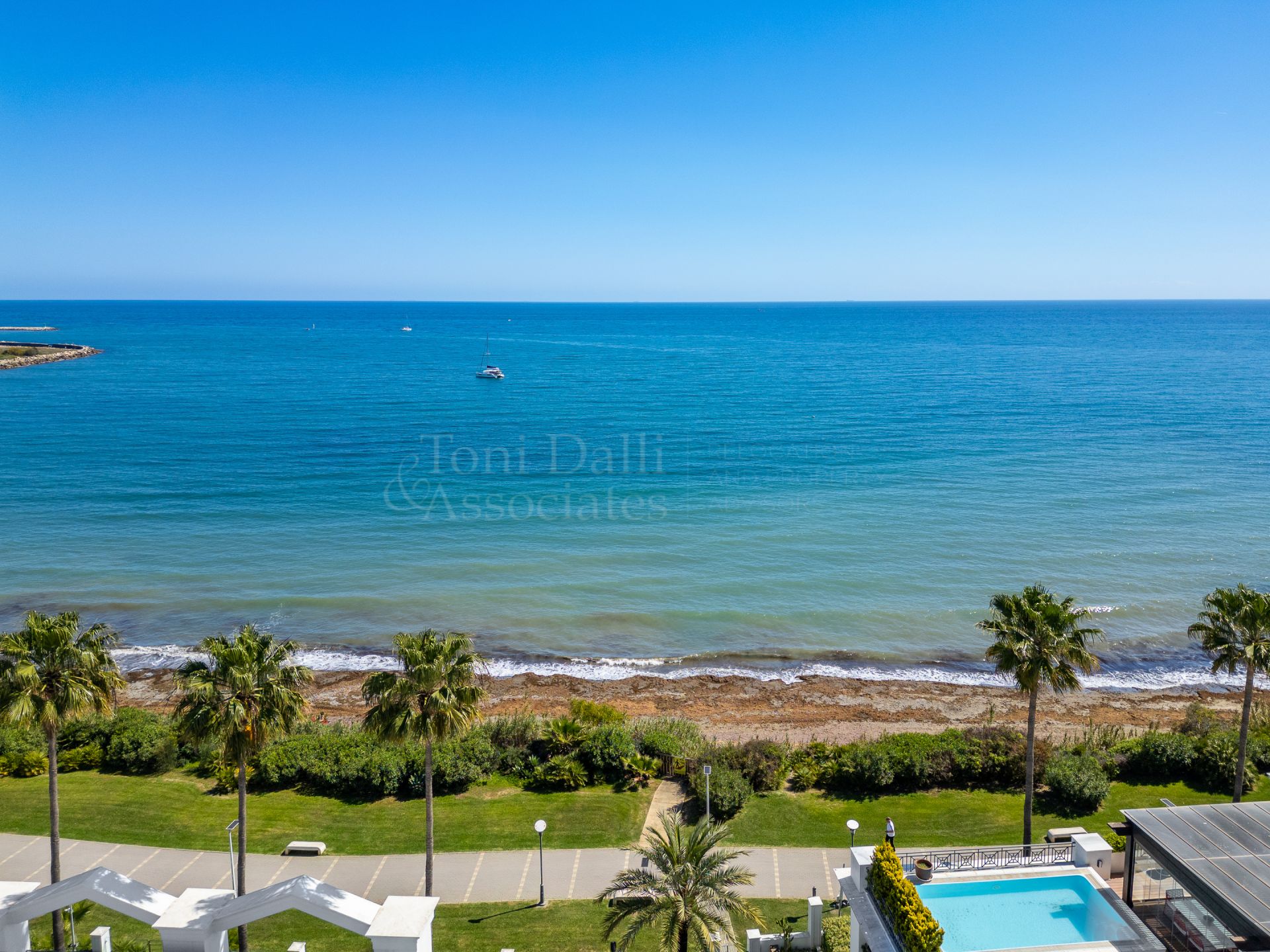 Ground Floor Apartment in Doncella Beach, Estepona