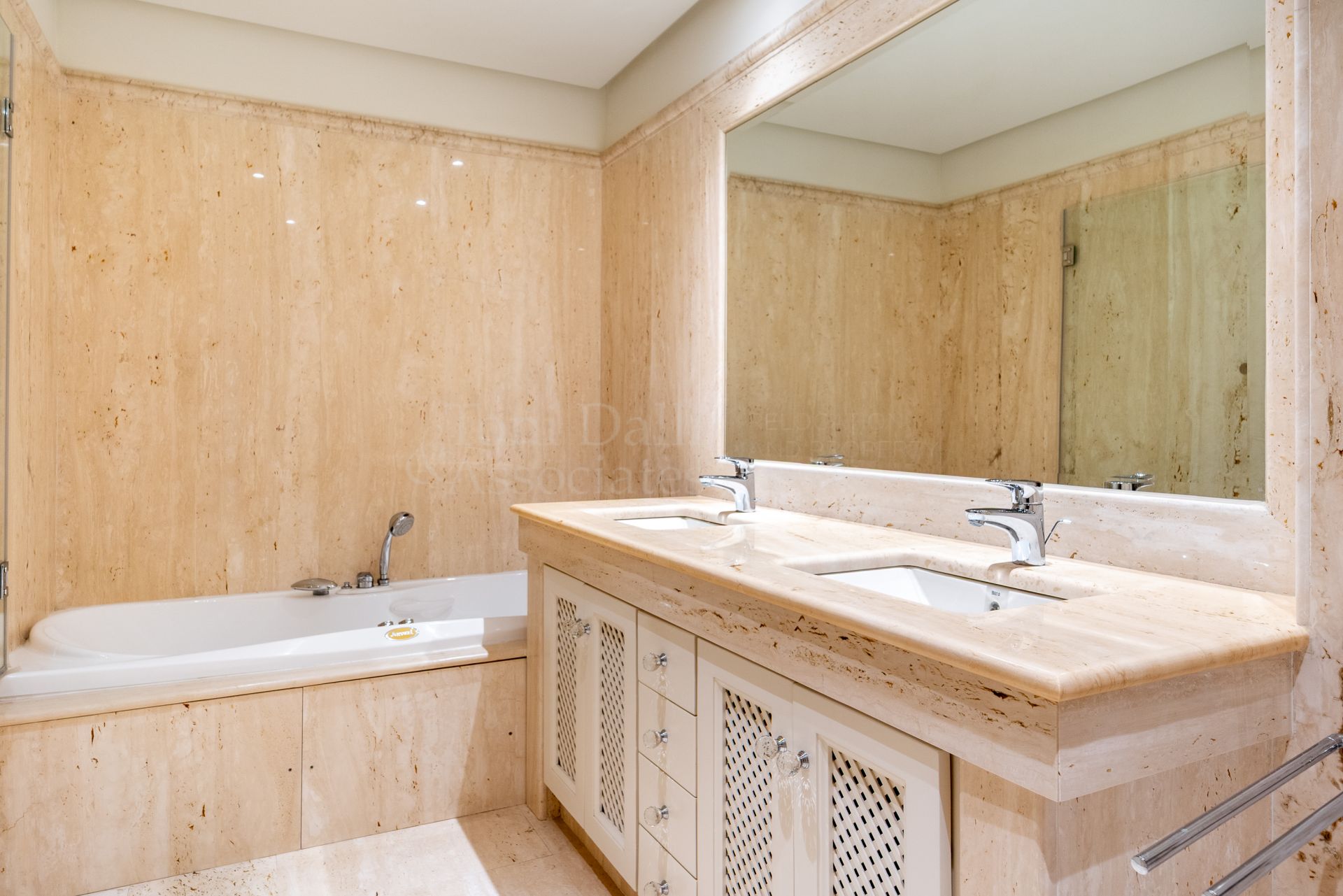 Ground Floor Apartment in Doncella Beach, Estepona