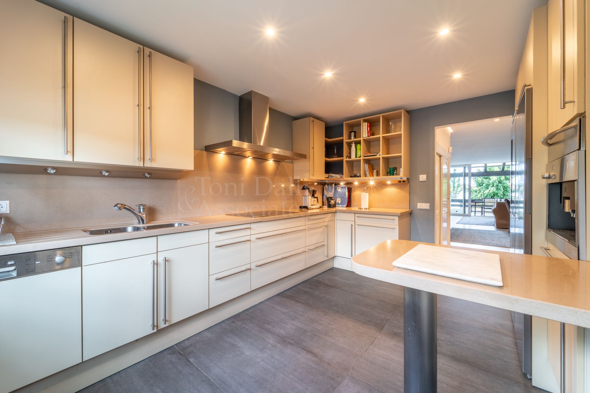 Duplex Penthouse in Marina Puente Romano, Marbella