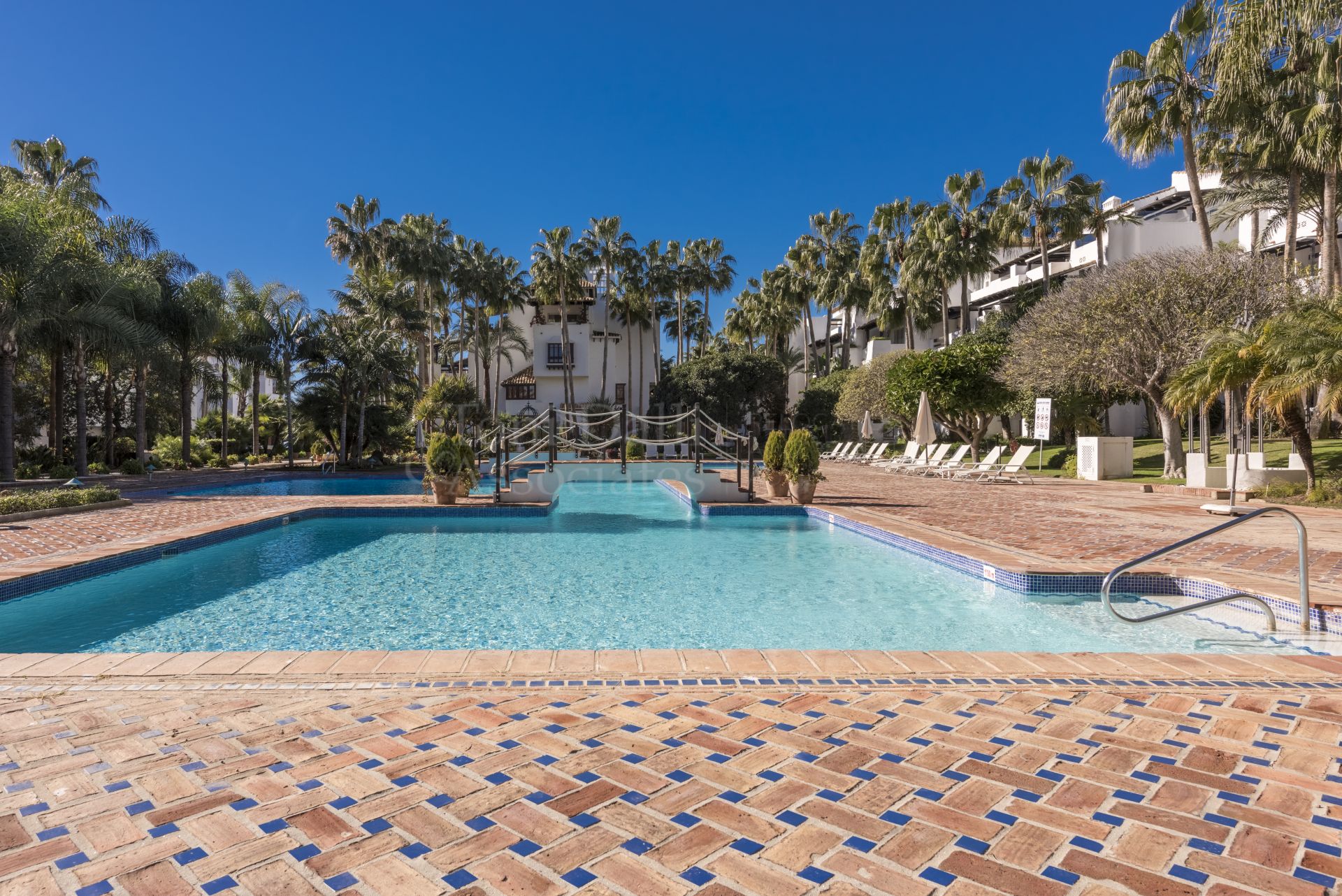 Duplex Penthouse in Marina Puente Romano, Marbella