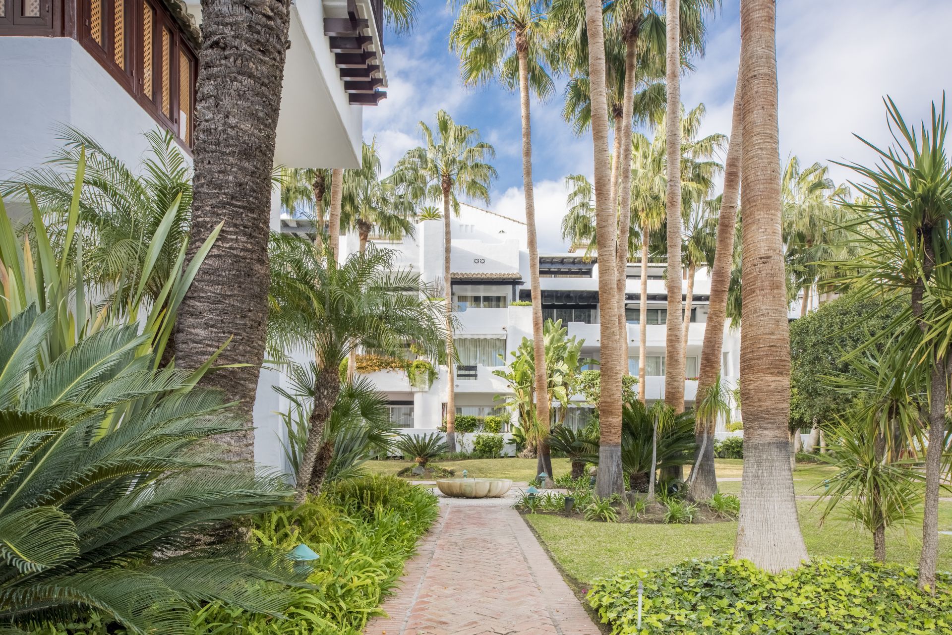 Duplex Penthouse in Marina Puente Romano, Marbella