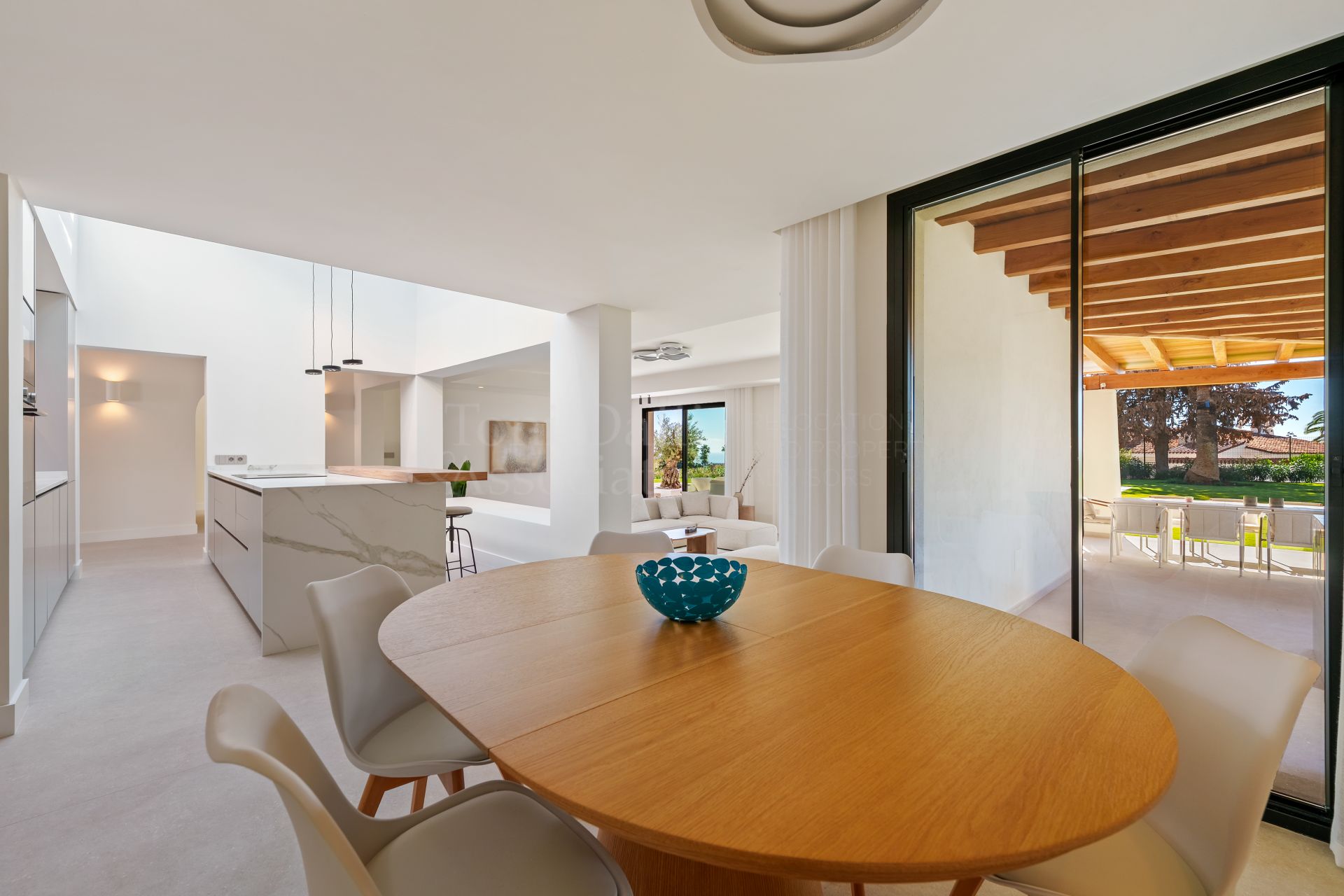 Villa in El Rosario, Marbella