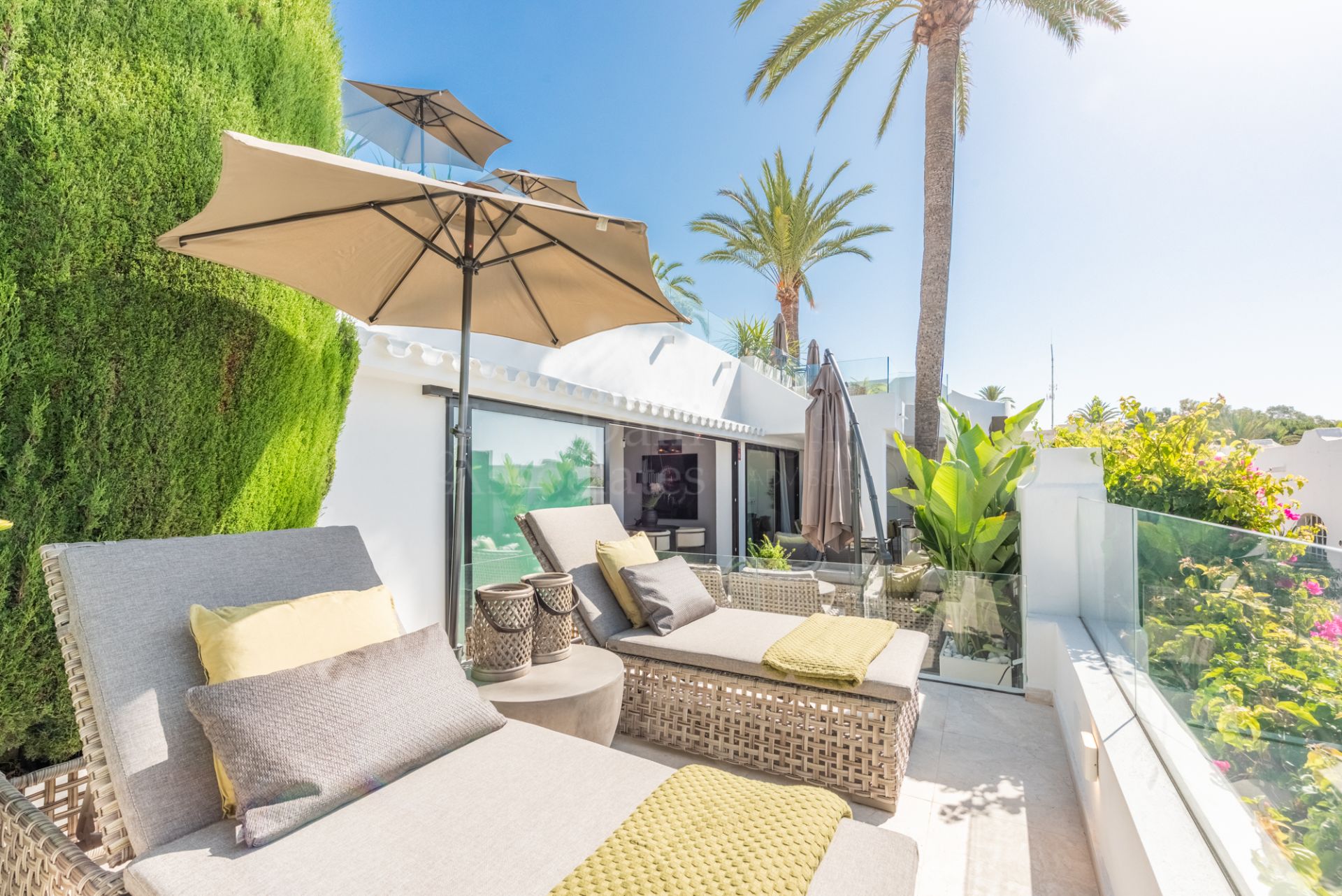 Town House in El Oasis Club, Marbella