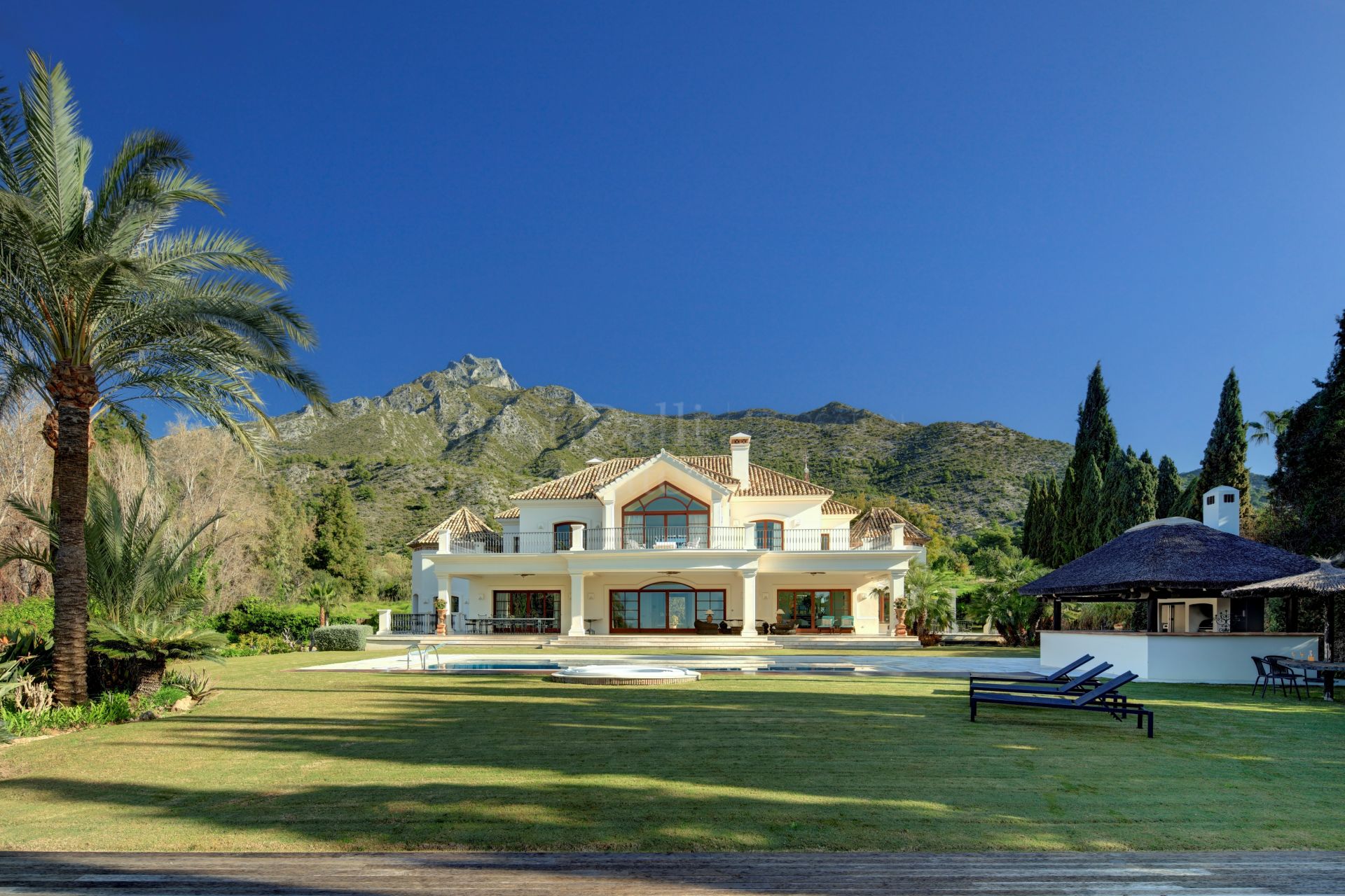 Villa in Los Picos de Nagüeles, Marbella