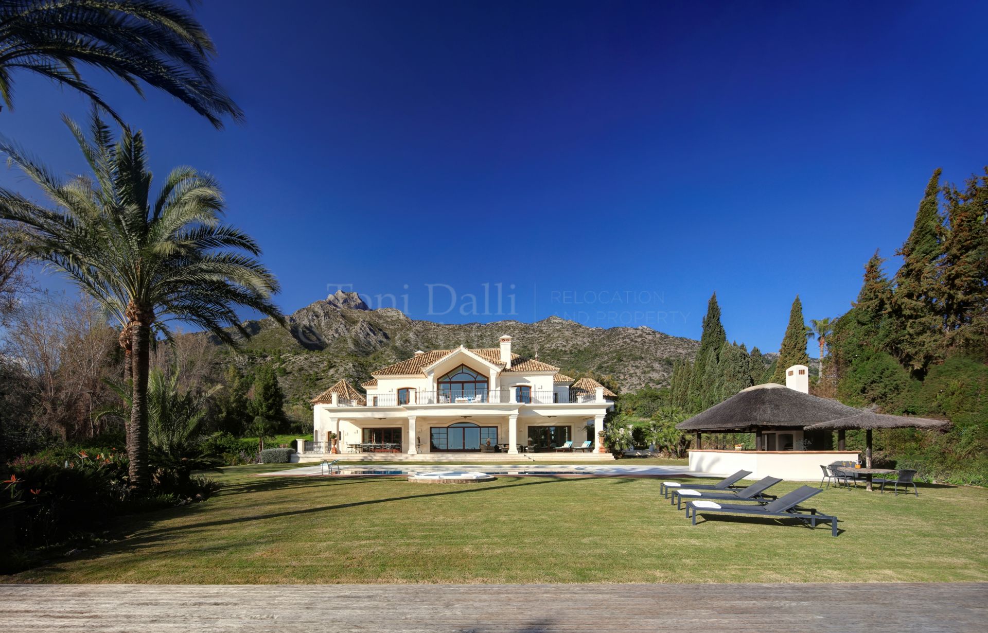 Villa in Los Picos de Nagüeles, Marbella