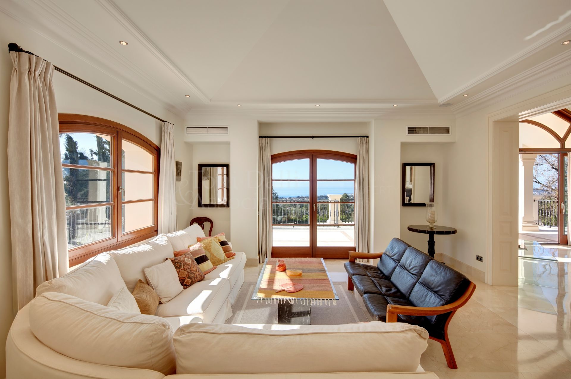 Villa in Los Picos de Nagüeles, Marbella