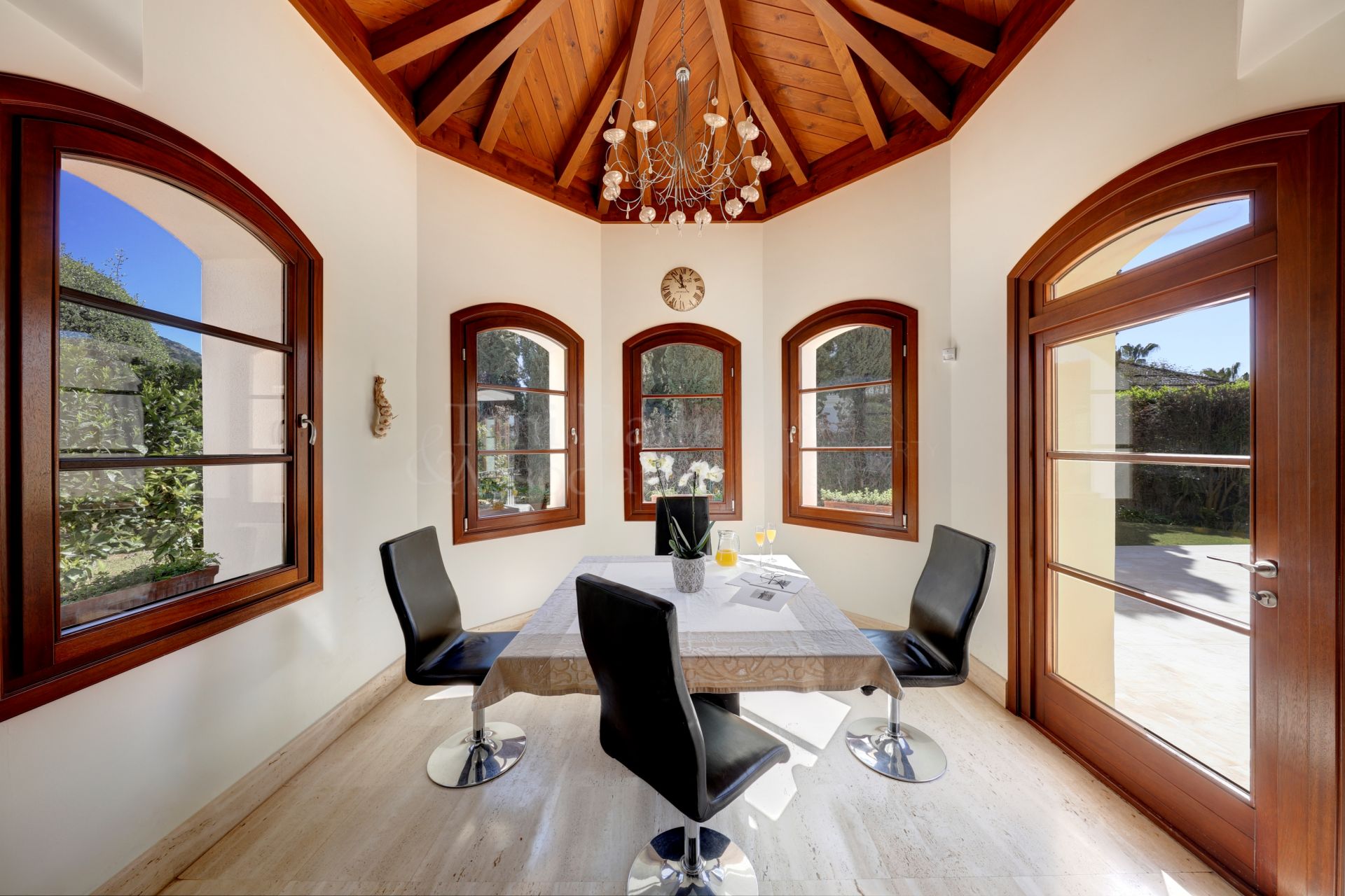 Villa in Los Picos de Nagüeles, Marbella