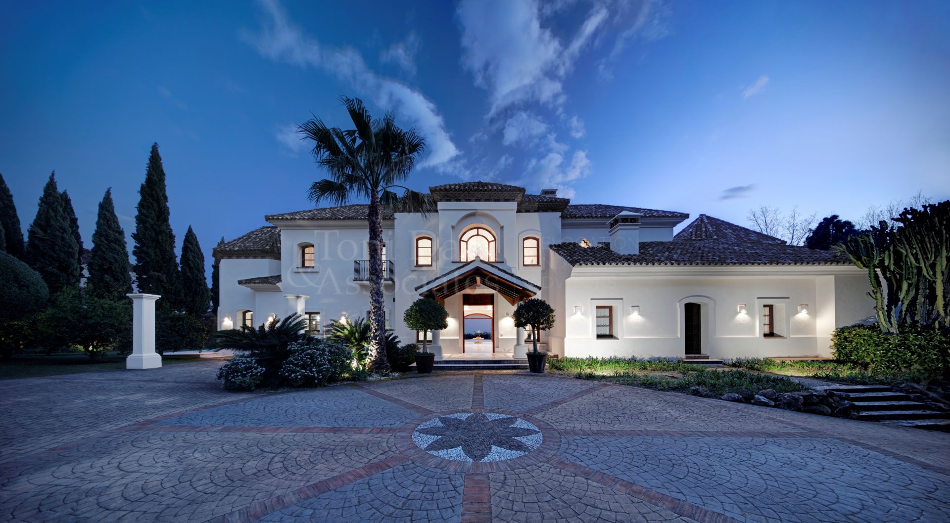 Villa in Los Picos de Nagüeles, Marbella