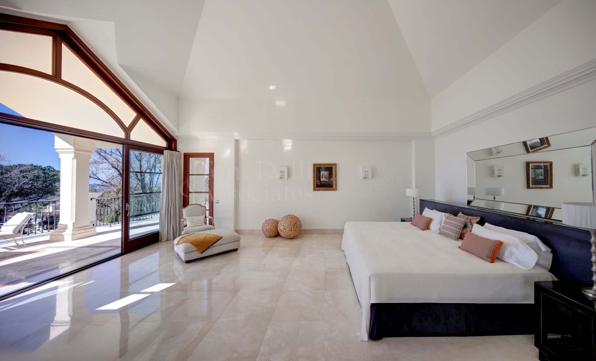 Villa in Los Picos de Nagüeles, Marbella