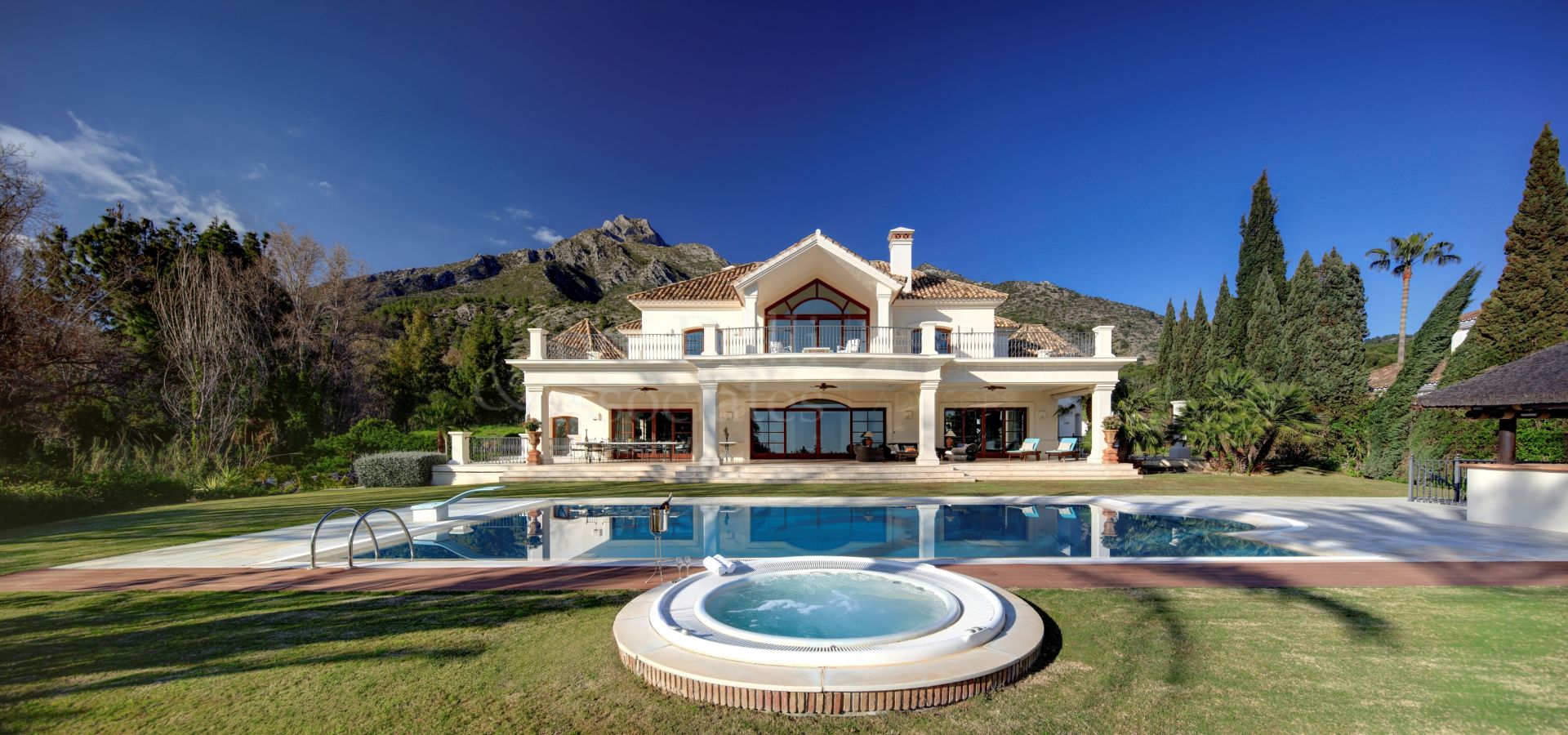 Villa in Los Picos de Nagüeles, Marbella