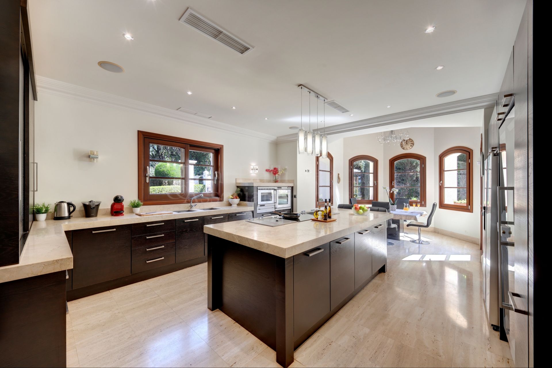 Villa in Los Picos de Nagüeles, Marbella