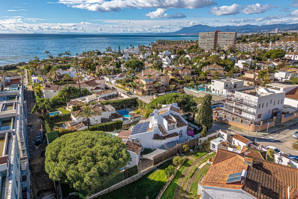 Villa in Las Chapas, Marbella