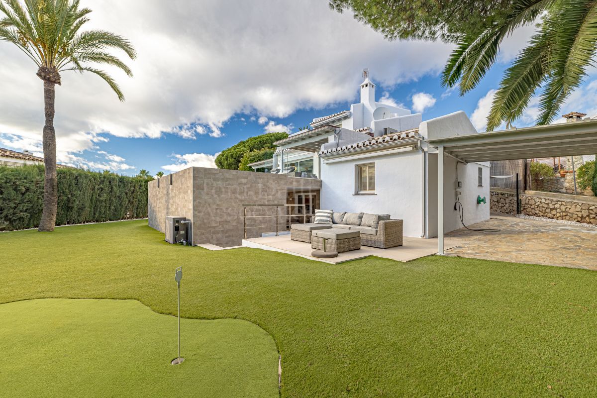 Villa in Las Chapas, Marbella