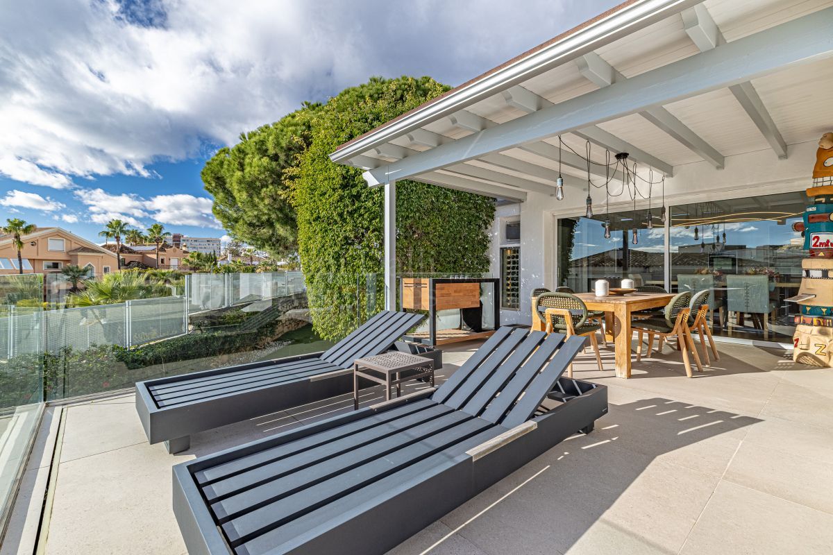 Villa in Las Chapas, Marbella