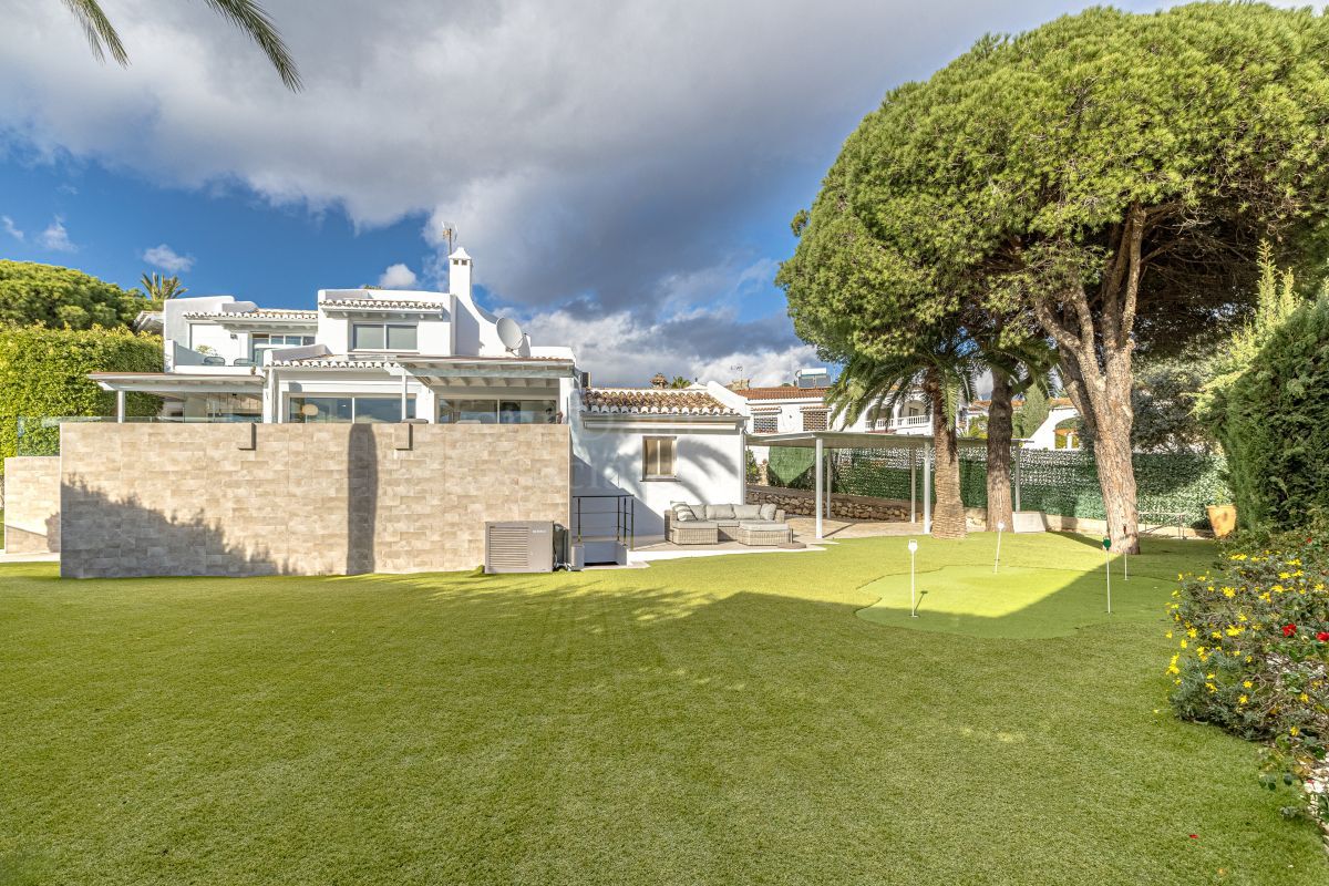 Villa in Las Chapas, Marbella