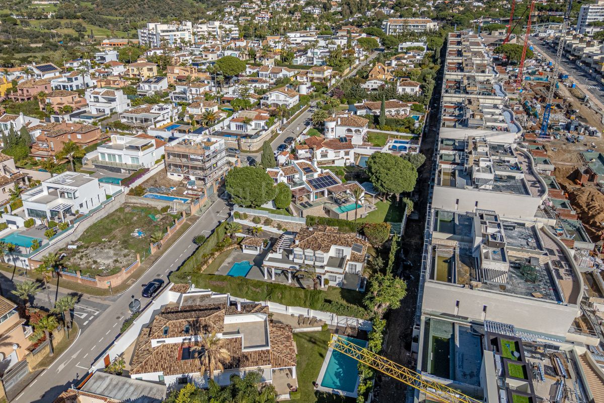 Villa in Las Chapas, Marbella