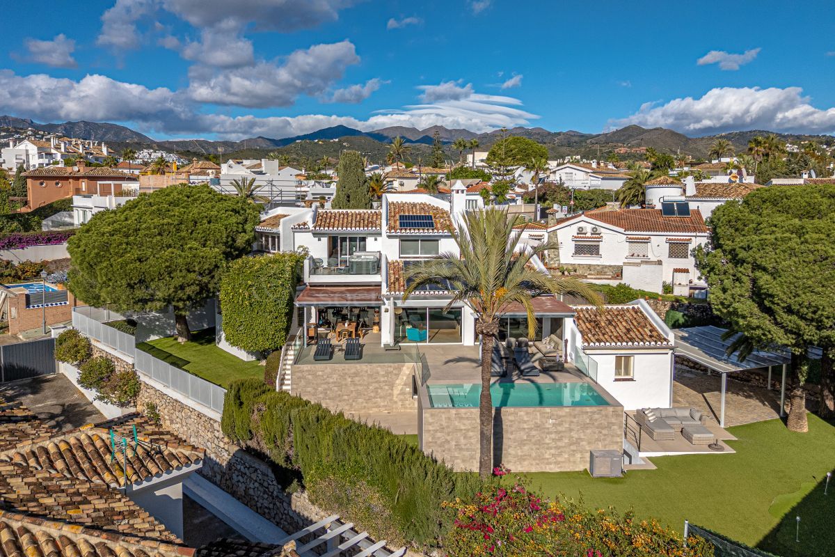 Villa in Las Chapas, Marbella