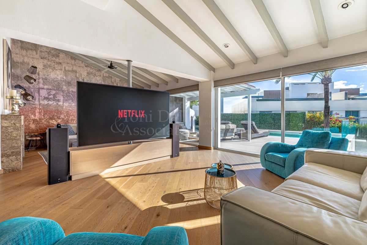 Villa in Las Chapas, Marbella