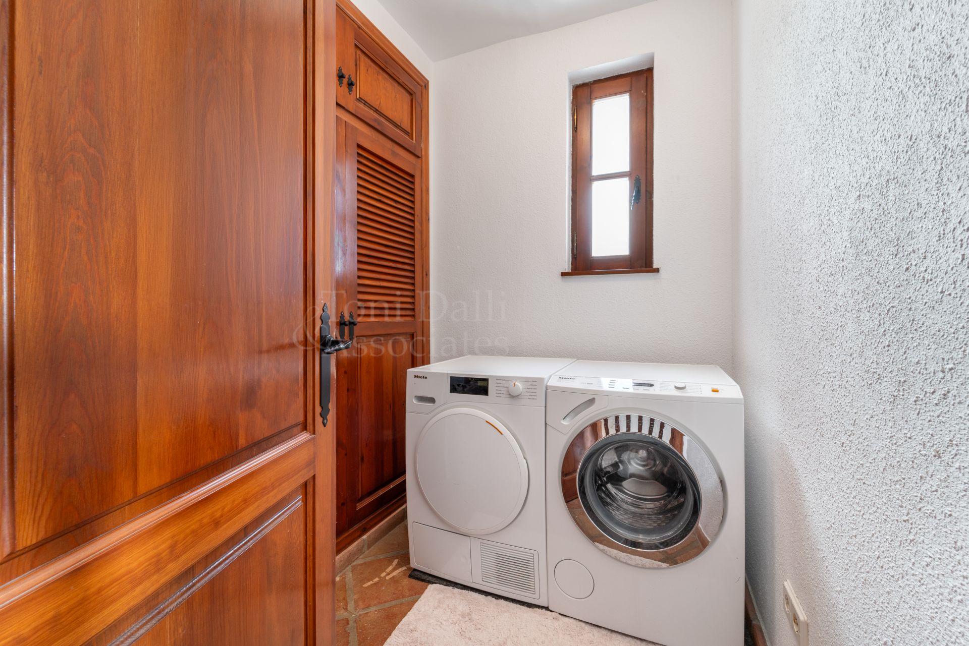 Villa in Cerrado de Elviria, Marbella