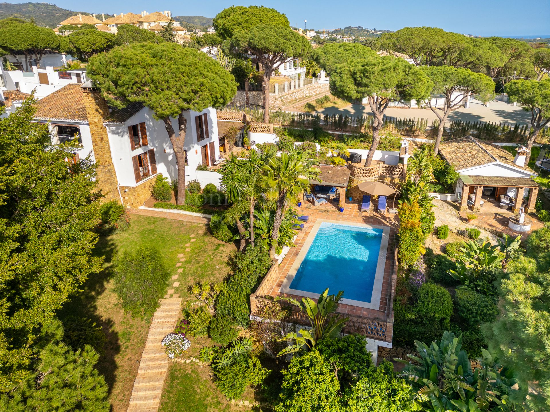 Villa in Cerrado de Elviria, Marbella