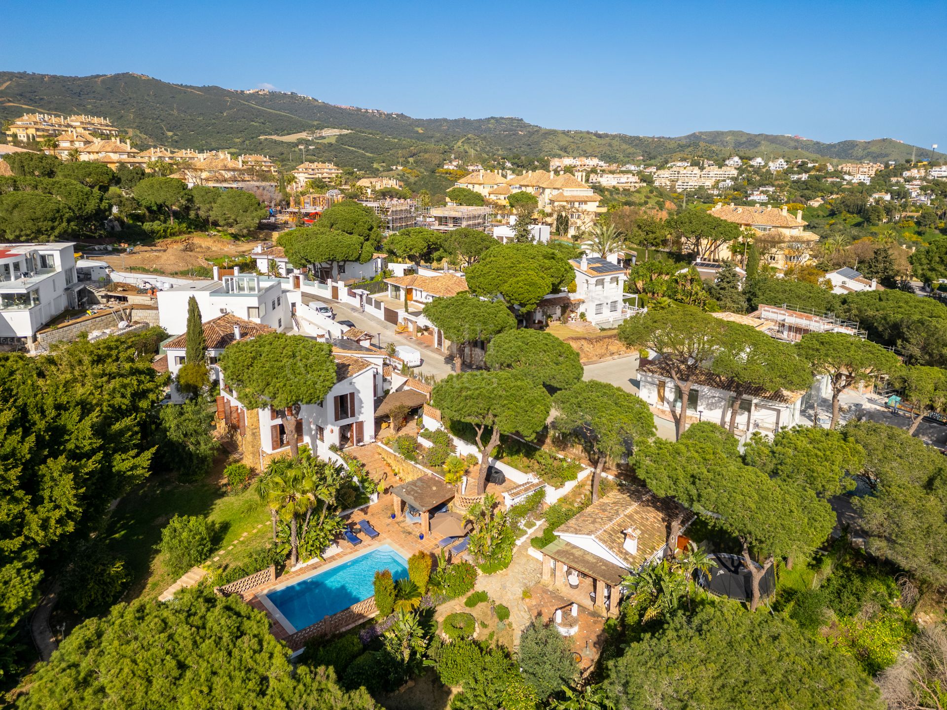Villa in Cerrado de Elviria, Marbella