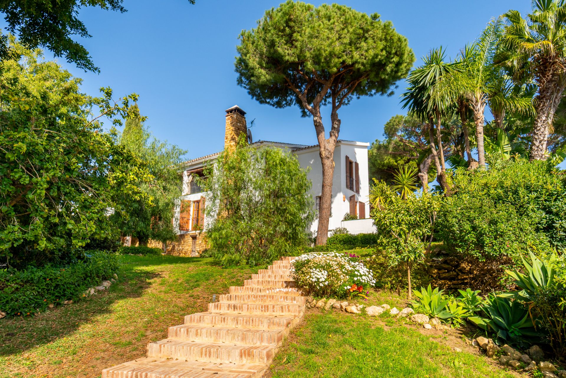 Villa in Cerrado de Elviria, Marbella