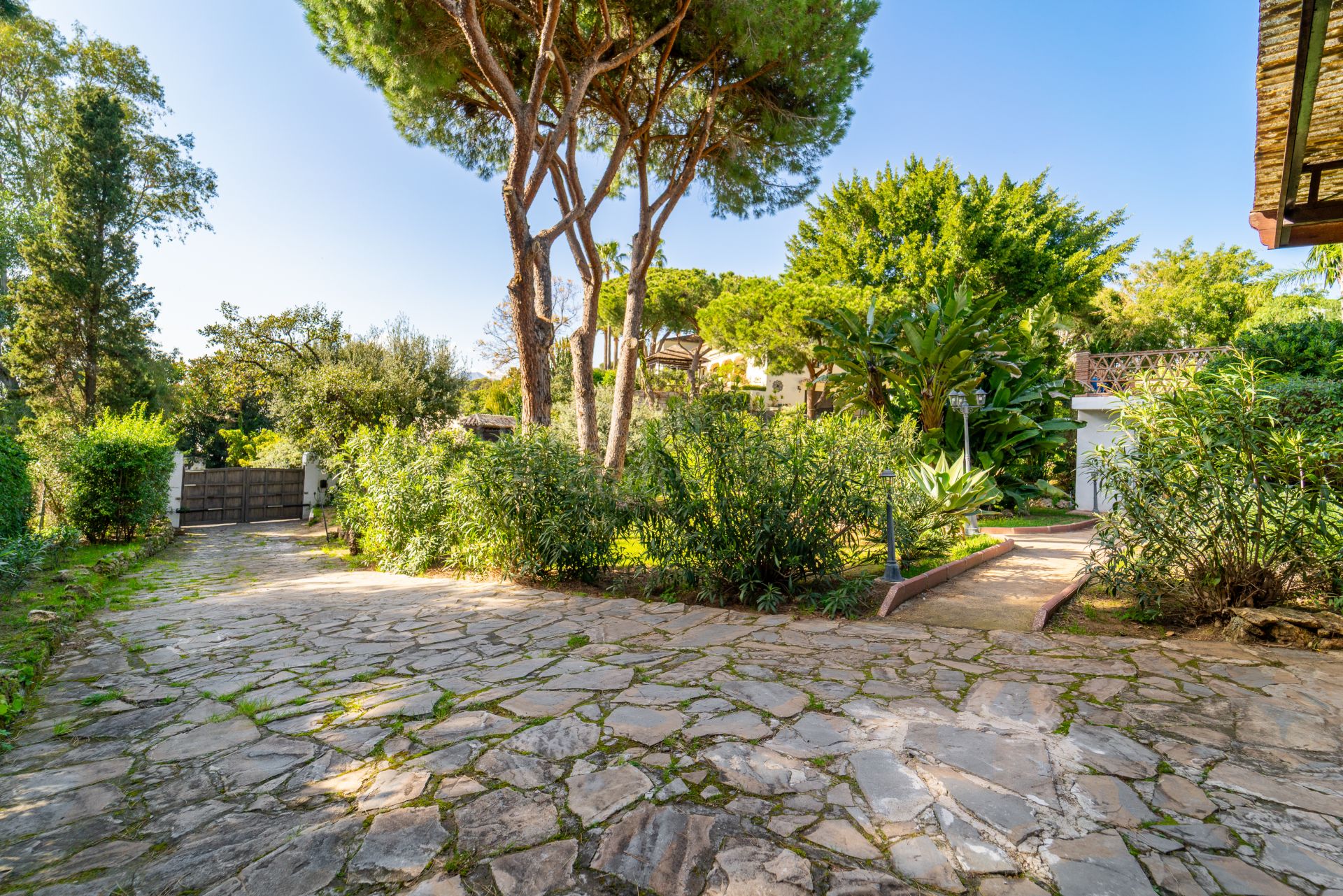 Villa in Cerrado de Elviria, Marbella