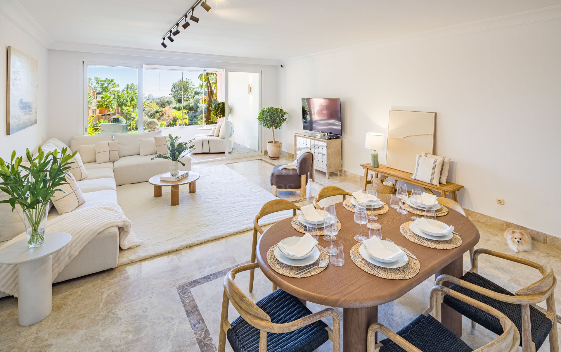 Ground Floor Apartment in Alminar de Marbella, Marbella
