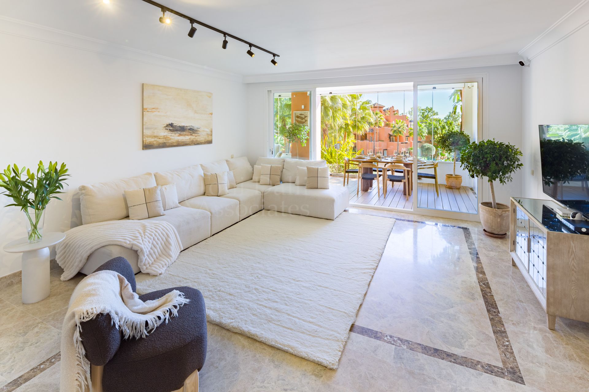 Ground Floor Apartment in Alminar de Marbella, Marbella