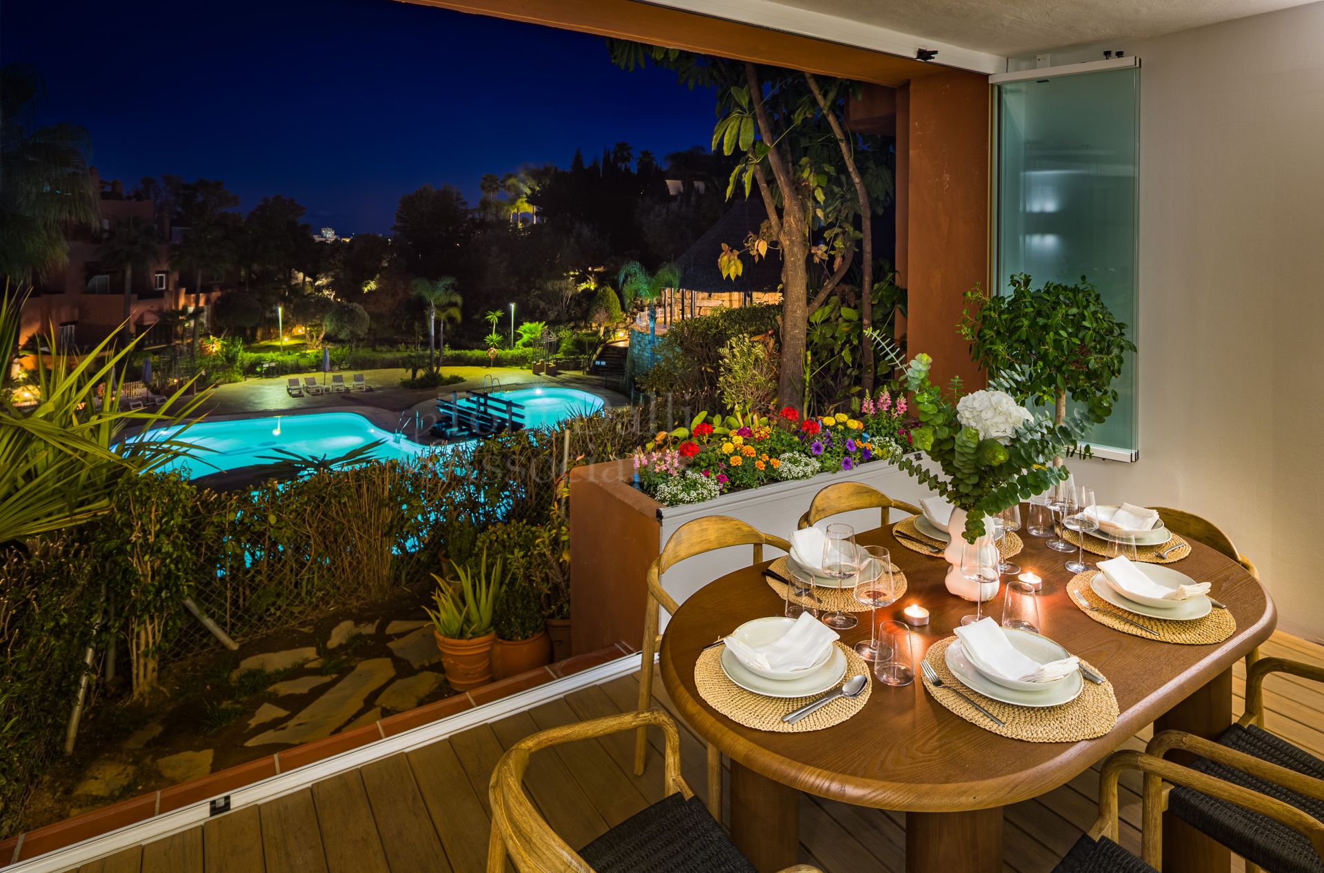 Ground Floor Apartment in Alminar de Marbella, Marbella