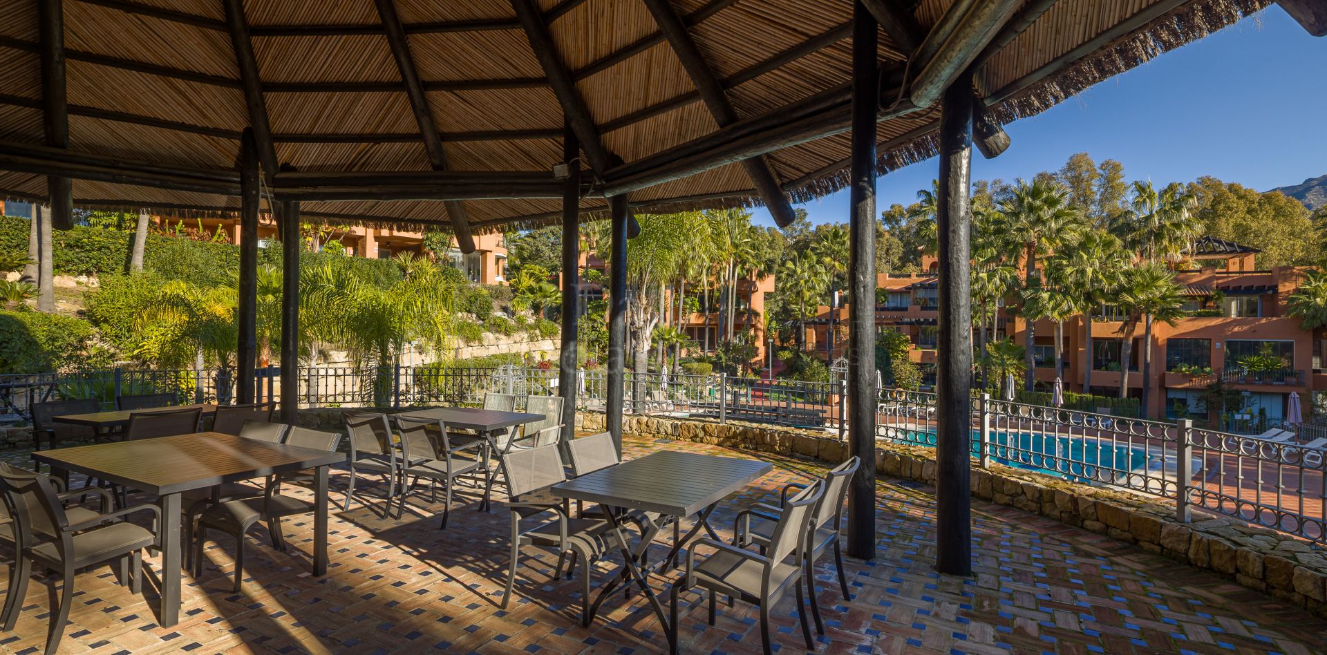 Ground Floor Apartment in Alminar de Marbella, Marbella